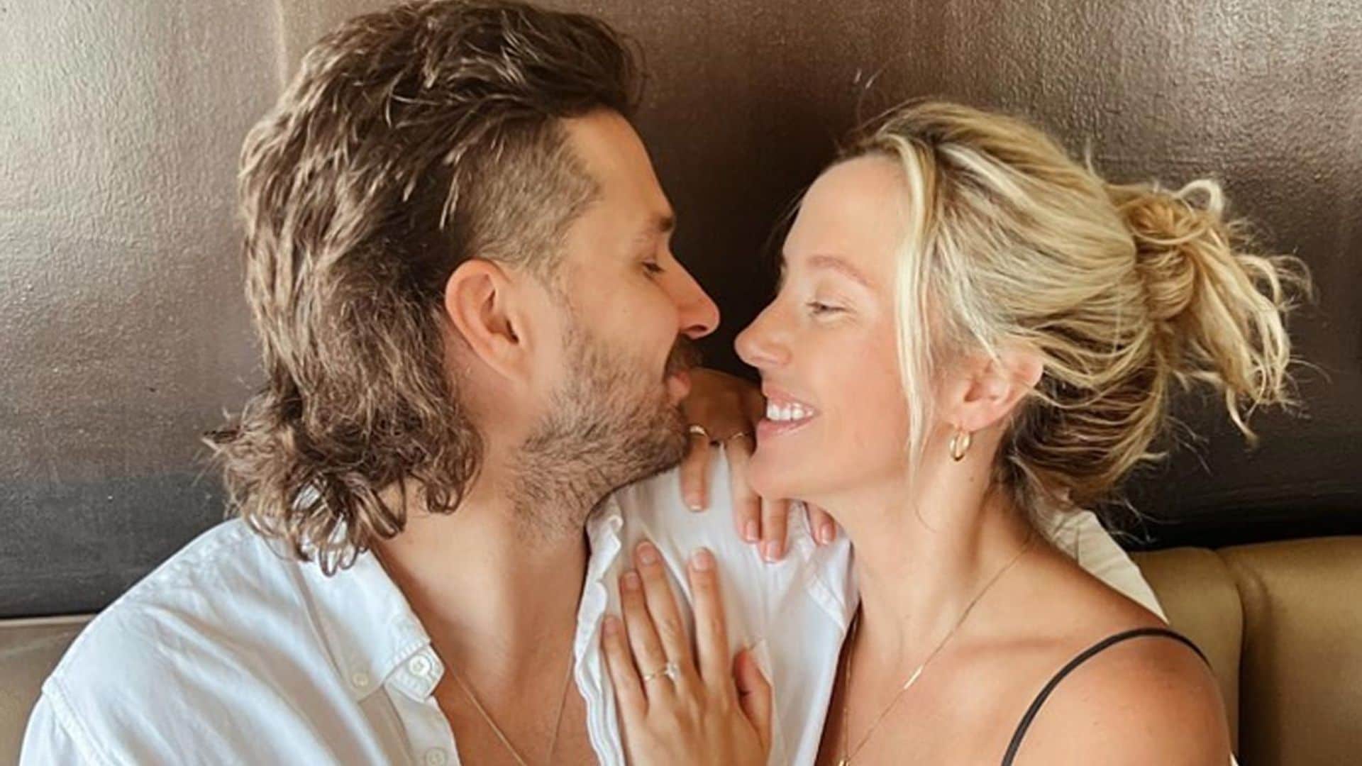 El hijo de Rod Stewart y Rachel Hunter, estrella del hockey profesional, se casa