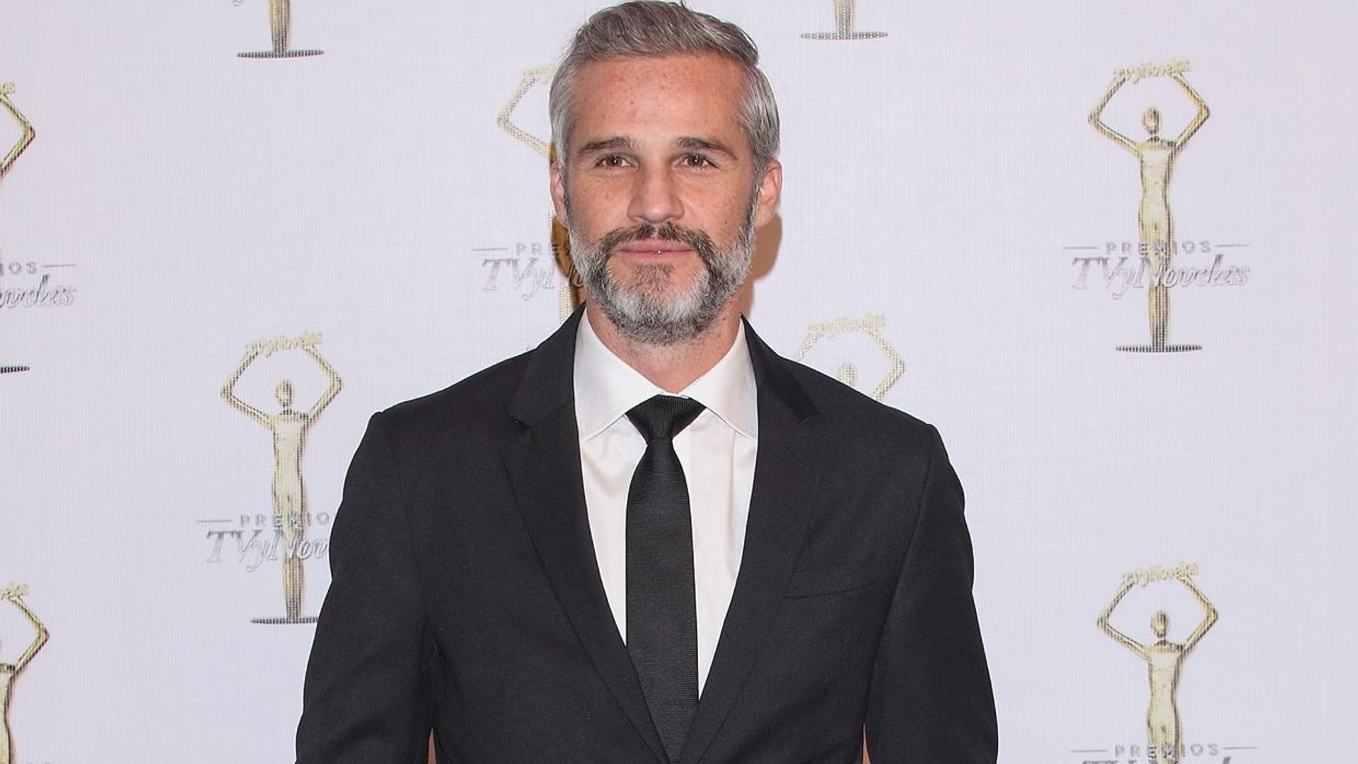 Juan Pablo Medina ('La casa de las flores') reaparece tras haber perdido una pierna