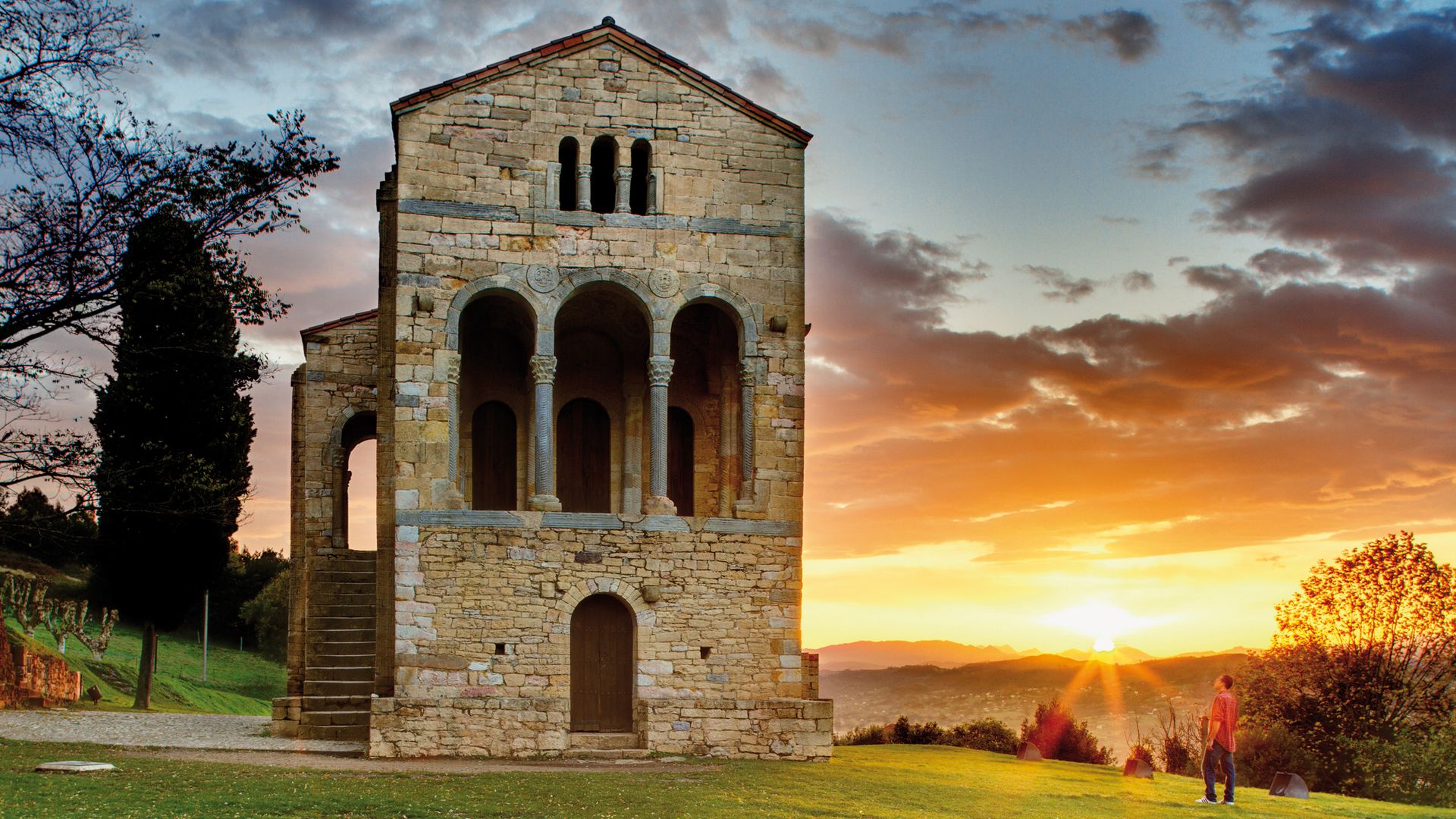 Descubre Asturias de una manera diferente: tres ciudades que te abren las puertas del Paraíso Natural