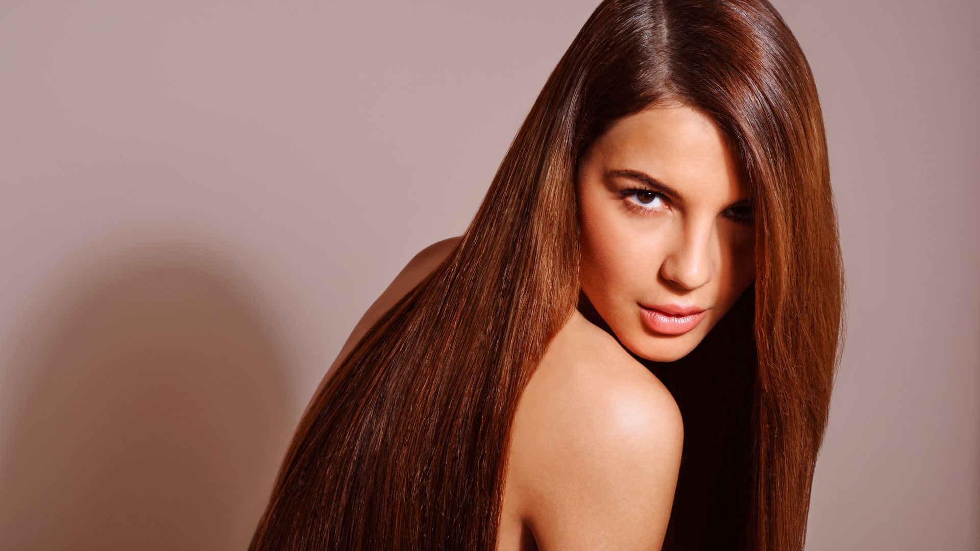 Por qué el truco viral de la sal podría transformar tu pelo este verano