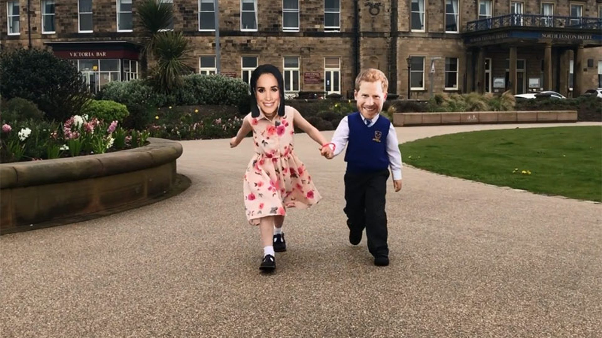 La otra boda de Harry y Meghan... ¡en un colegio!