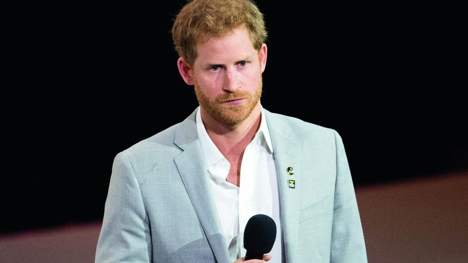 Harry, desatado, vuelve a arremeter contra los Windsor