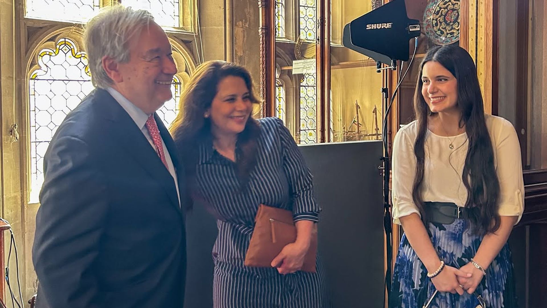 António Guterres, Secretario General de las Naciones Unidas, ha compartido una imagen foto junto a la princesa Haya, hermana del rey Abdallá de Jordania, y su hija, la jequesa Al Jalila, fruto del matrimonio de la princesa jordana con el Emir de Dubái
