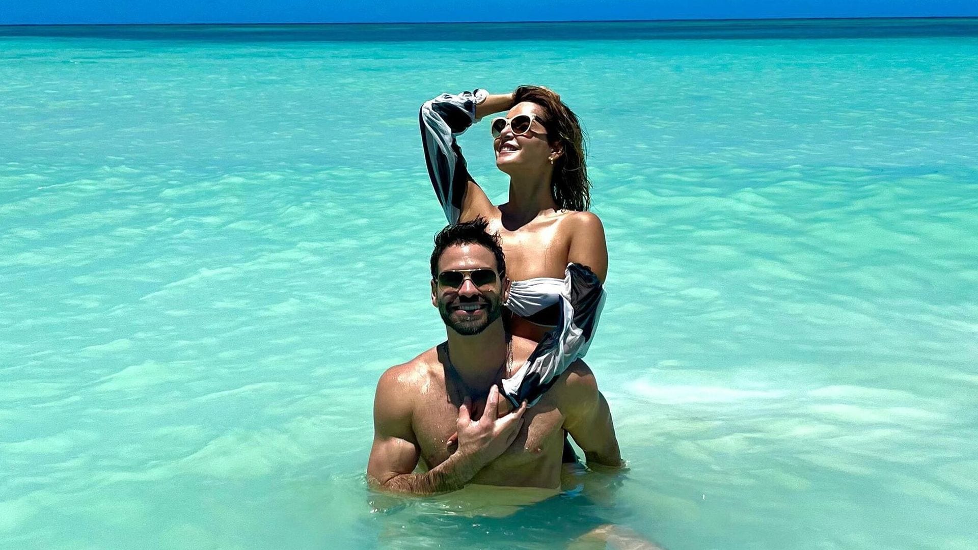 Carmen Villalobos y Frederik Oldenburg, juntos en República Dominicana, donde nació su amor