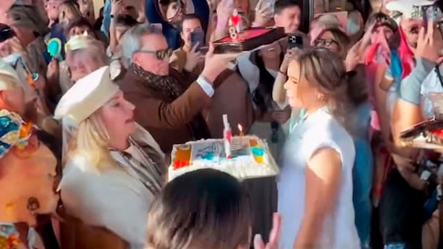 gloria camila cumple