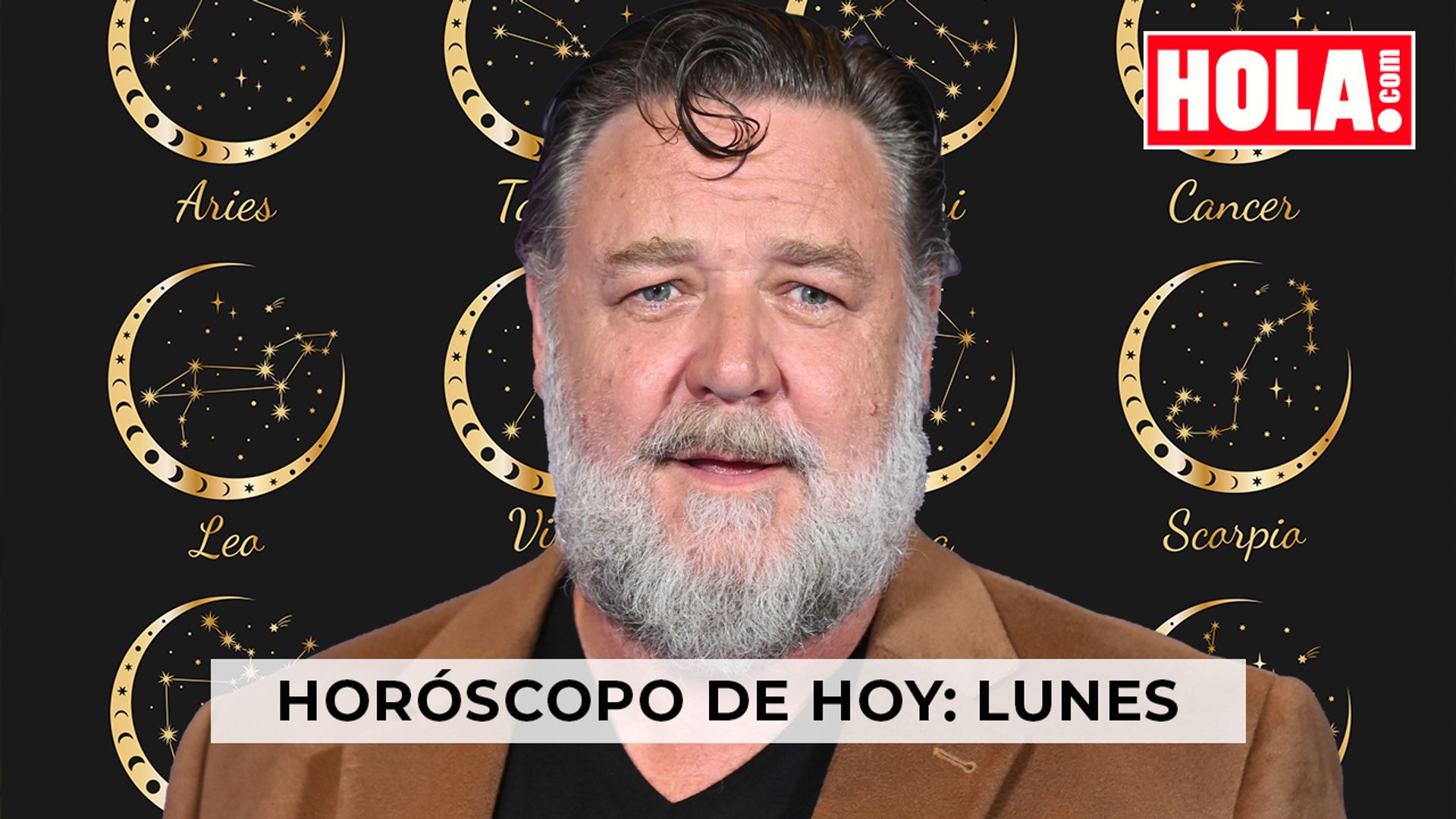 Russell Crowe, en primer plano, de fondo, las constelaciones del los signos del zodiaco