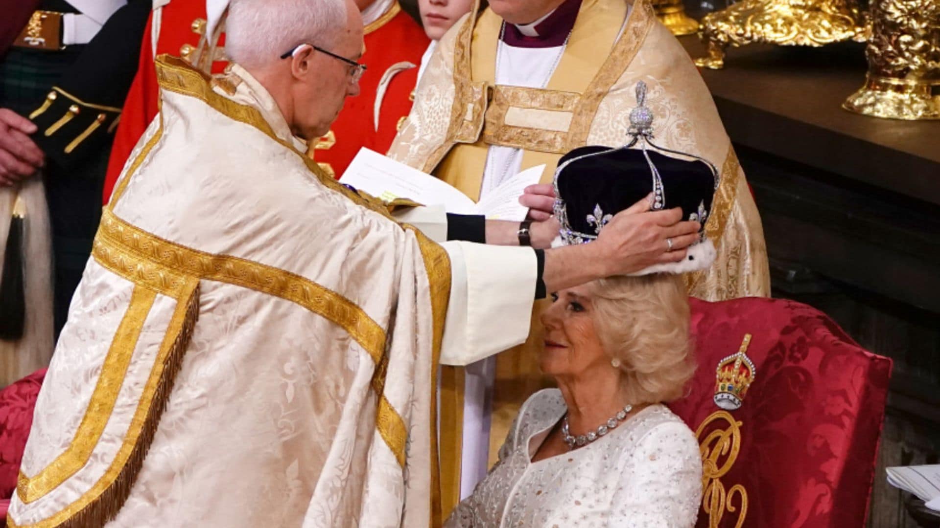 Muy nerviosa y visiblemente emocionada: todos los gestos de la coronación de la reina Camilla