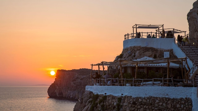 Atardecer desde la impresionante cueva d'en Xoroi en Menorca