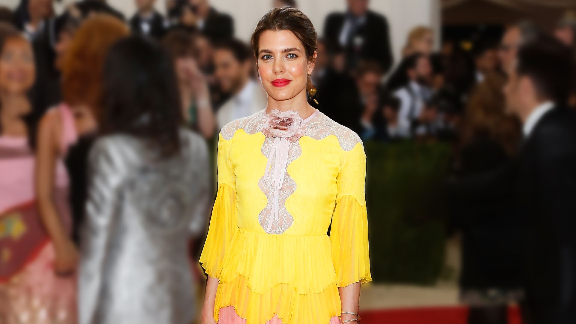De Lady Di con vestido lencero a una romántica Carlota Casiraghi: todas las 'royals' que han deslumbrado en la MET Gala