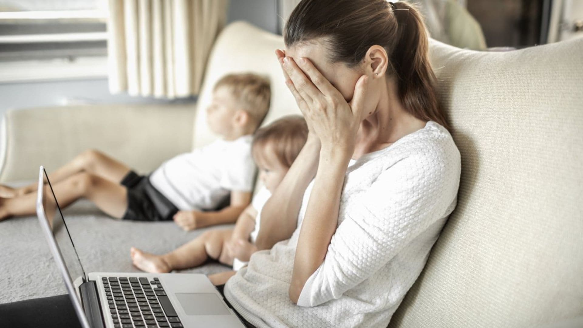 ¿Tú también te sientes culpable por no dedicarle tiempo a tus hijos?
