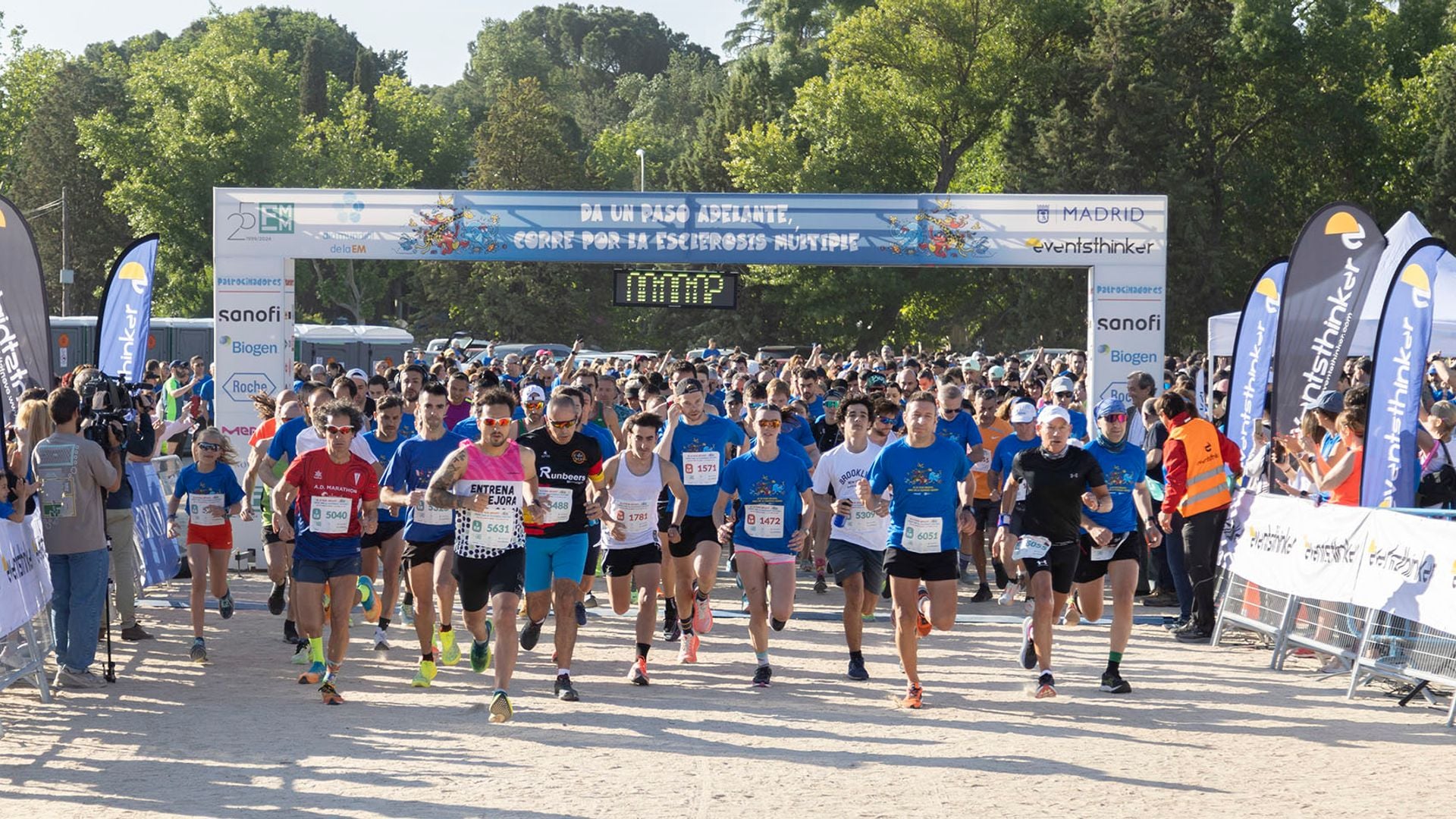 Salida de la carrera por la esclerosis múltiple en Madrid.