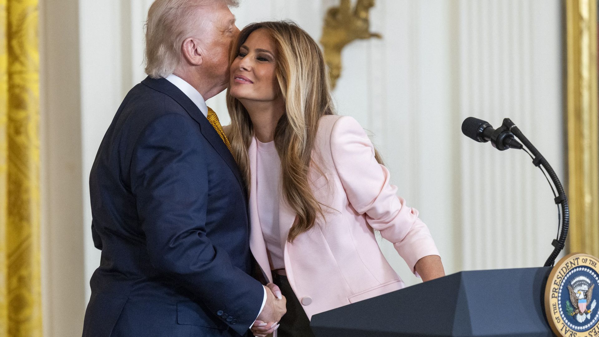 Donald Trump y Melania en el evento del Día de la Madre en la Casa Blanca.