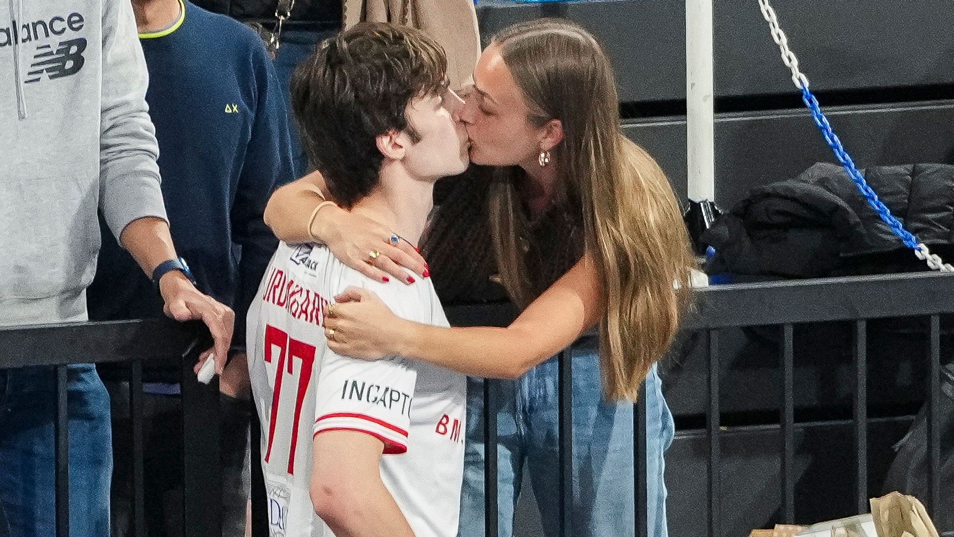 El baile viral de Pablo Urdangarin y su beso a Johanna Zott celebrando la victoria