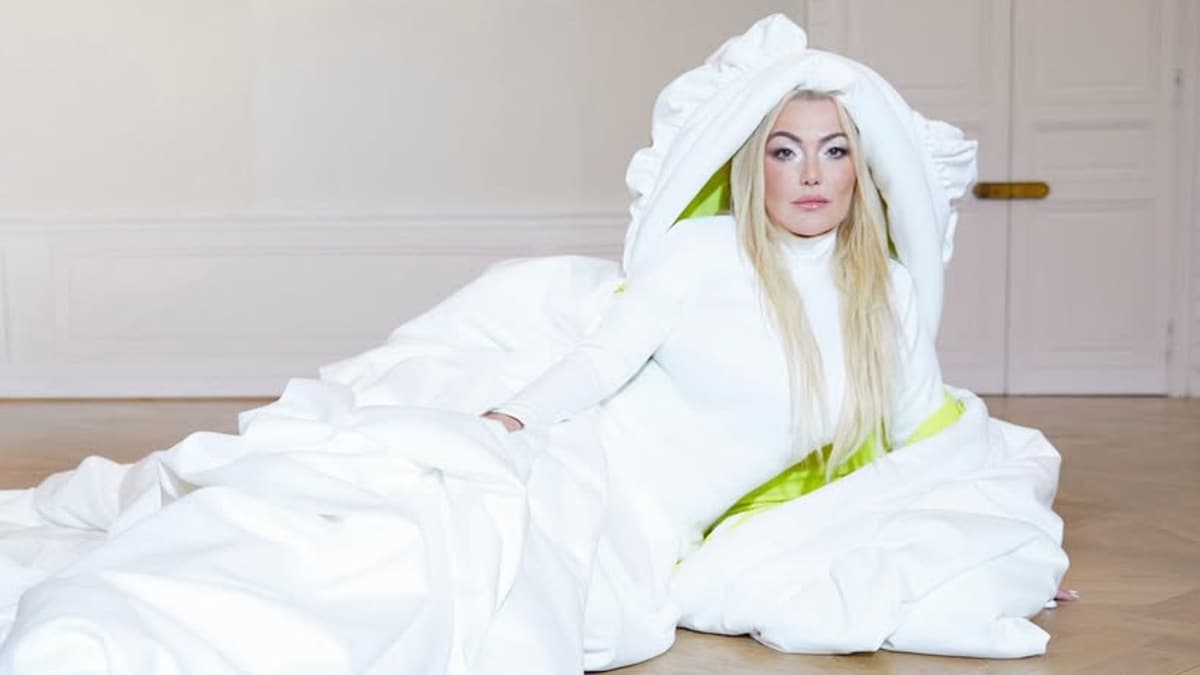 La respuesta de Amaia Montero a la declaración de amor de sus compañeros de La Oreja de Van Gogh:  No soy fácil, lo sé 