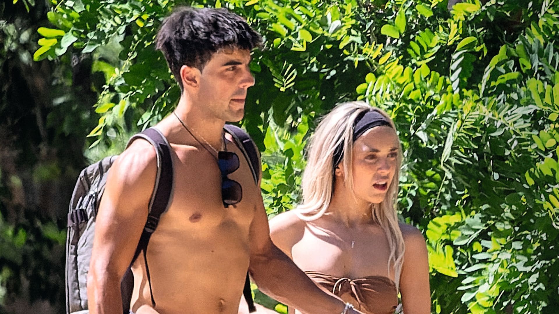 EXCLUSIVA. Ana Mena y Óscar Casas, como nunca los habíamos visto: el plan 'dominguero' de la pareja
