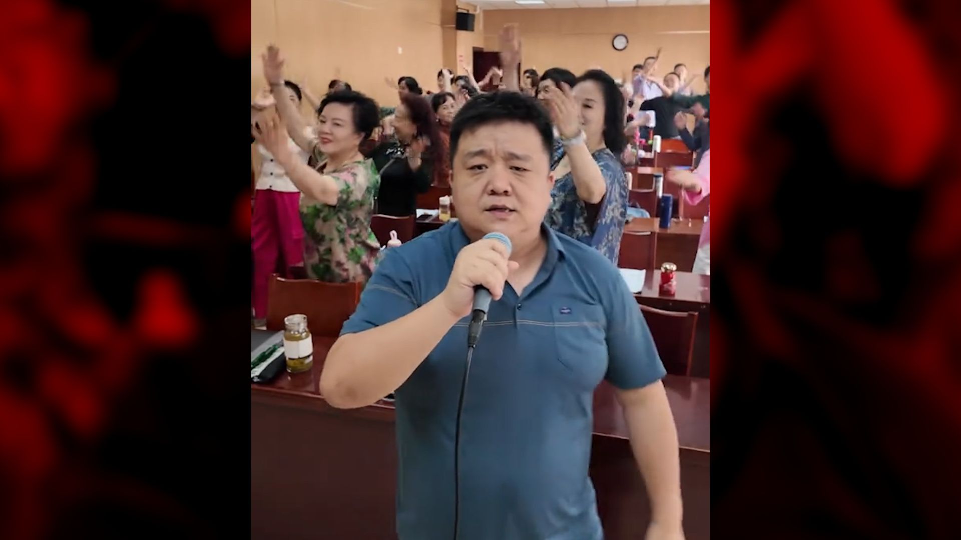 Bad Bunny tiene competencia: este hombre en China te contagiará su ritmo cantando los temas del artista