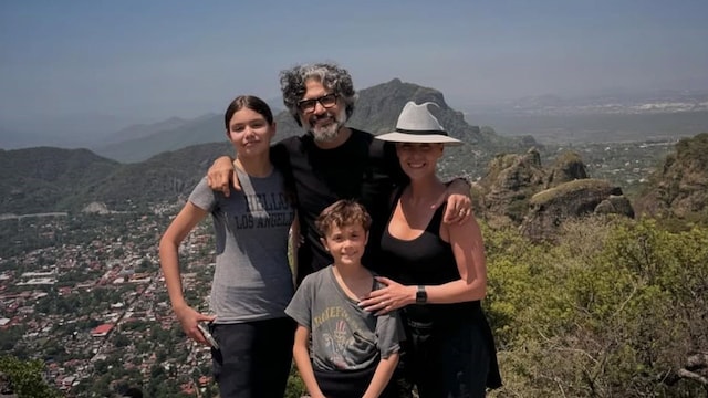 Jaime Camil con su familia.
