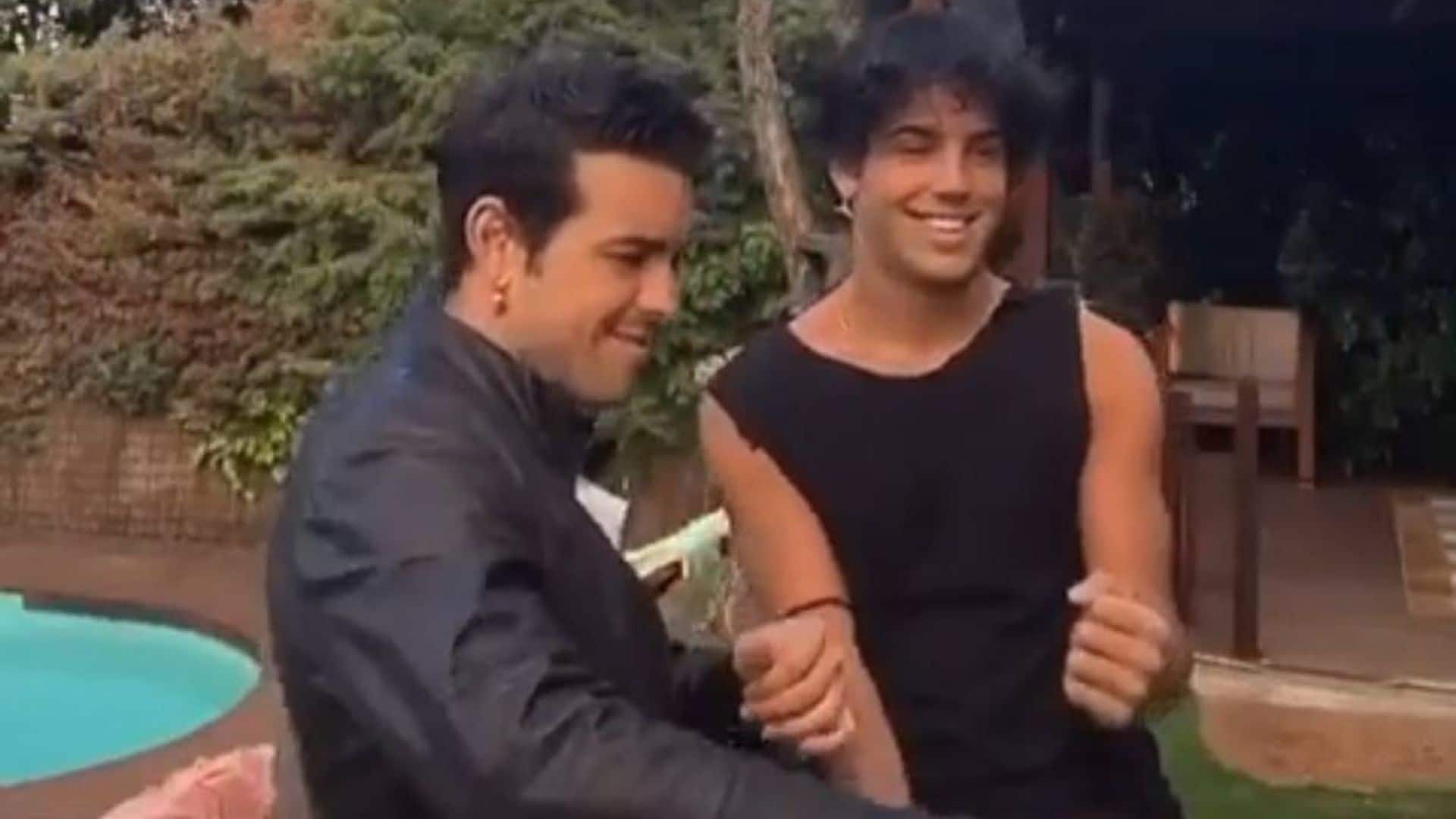 Mario y Óscar Casas arrasan con su sorprendente y divertido baile 'twerking'