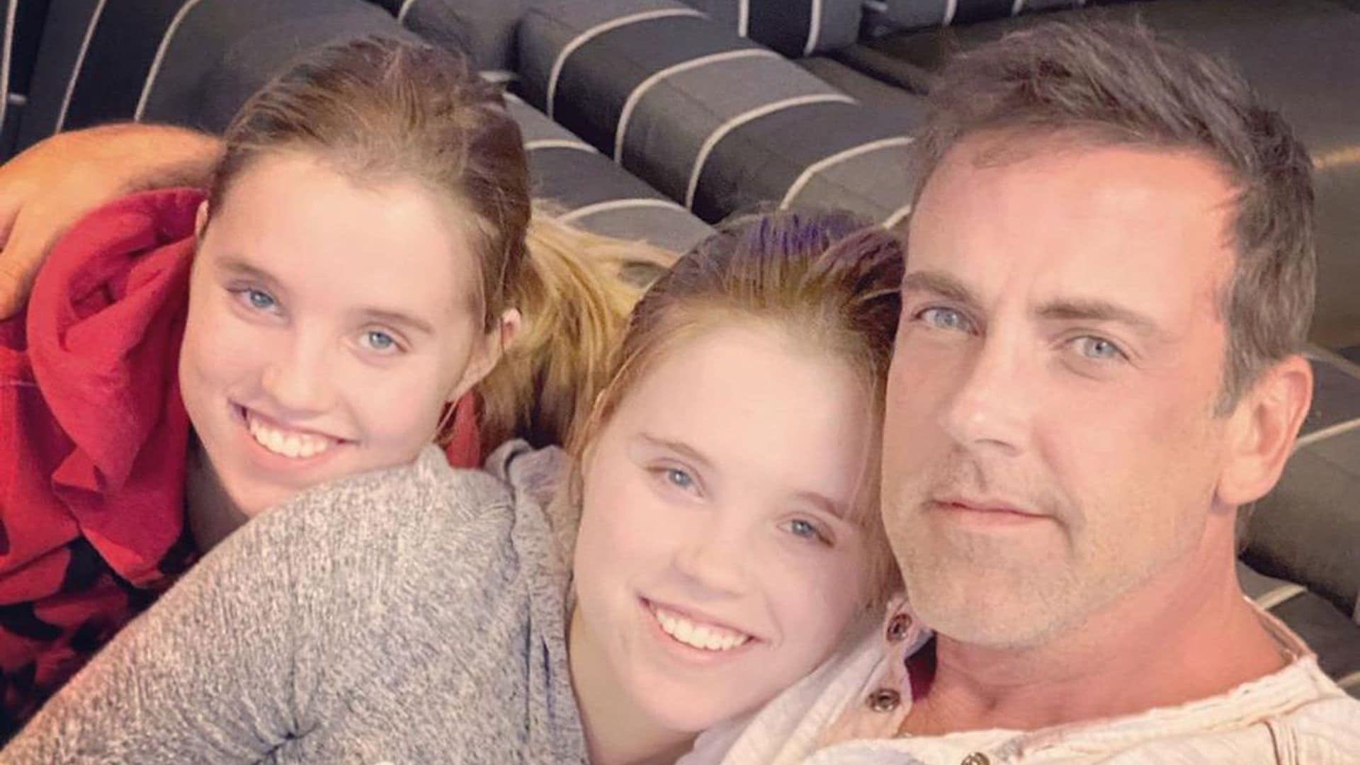 Carlos Ponce celebra el cumpleaños 18 de sus gemelas, ¡ya son todas unas señoritas!