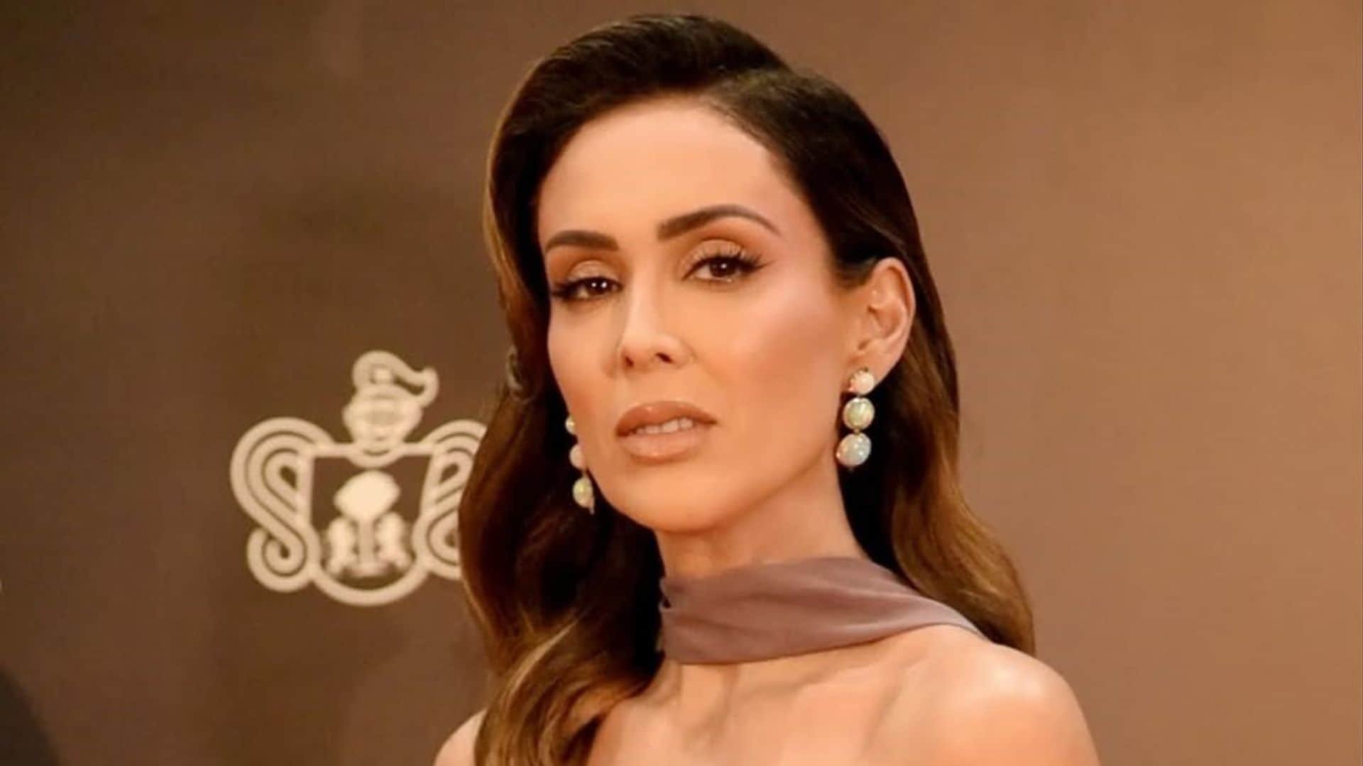 Jacky Bracamontes en los Ariel.