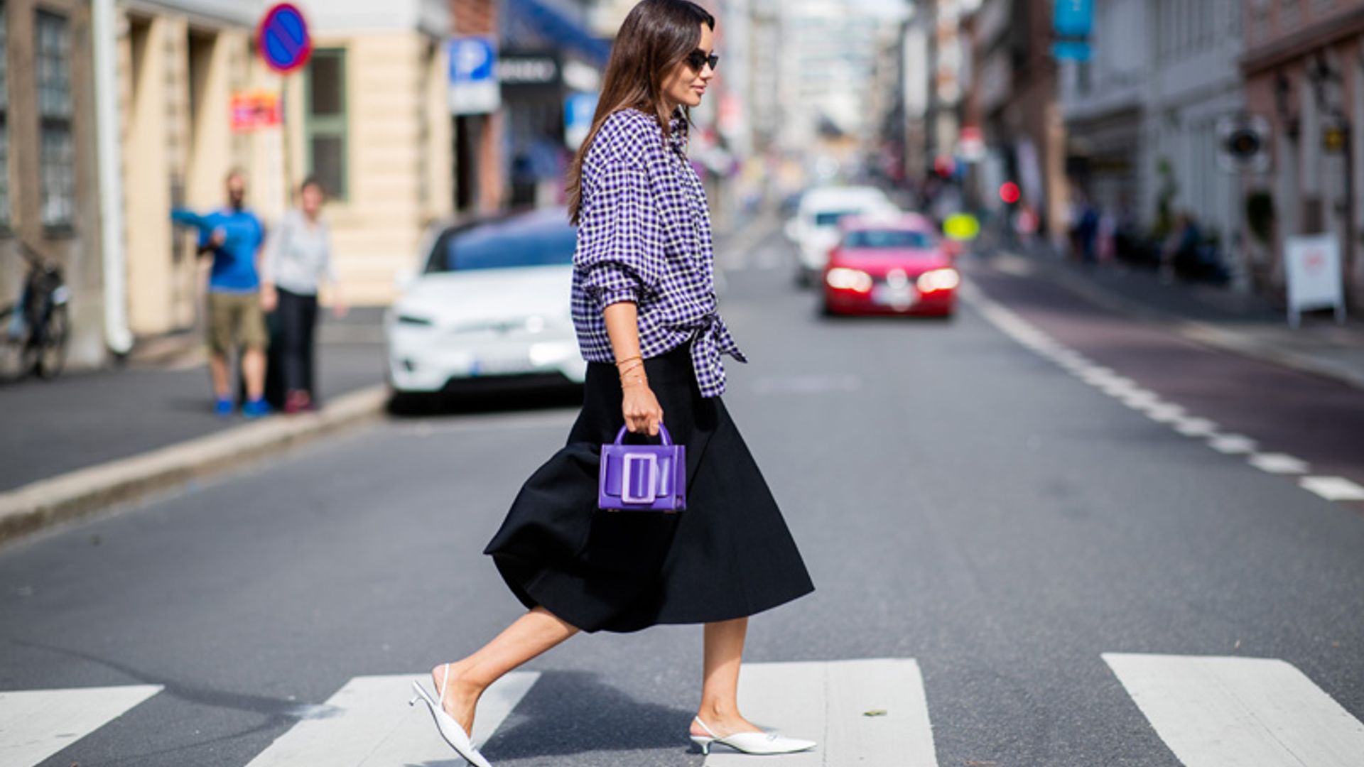 Los zapatos de otoño que puedes llevar con tus vestidos de verano