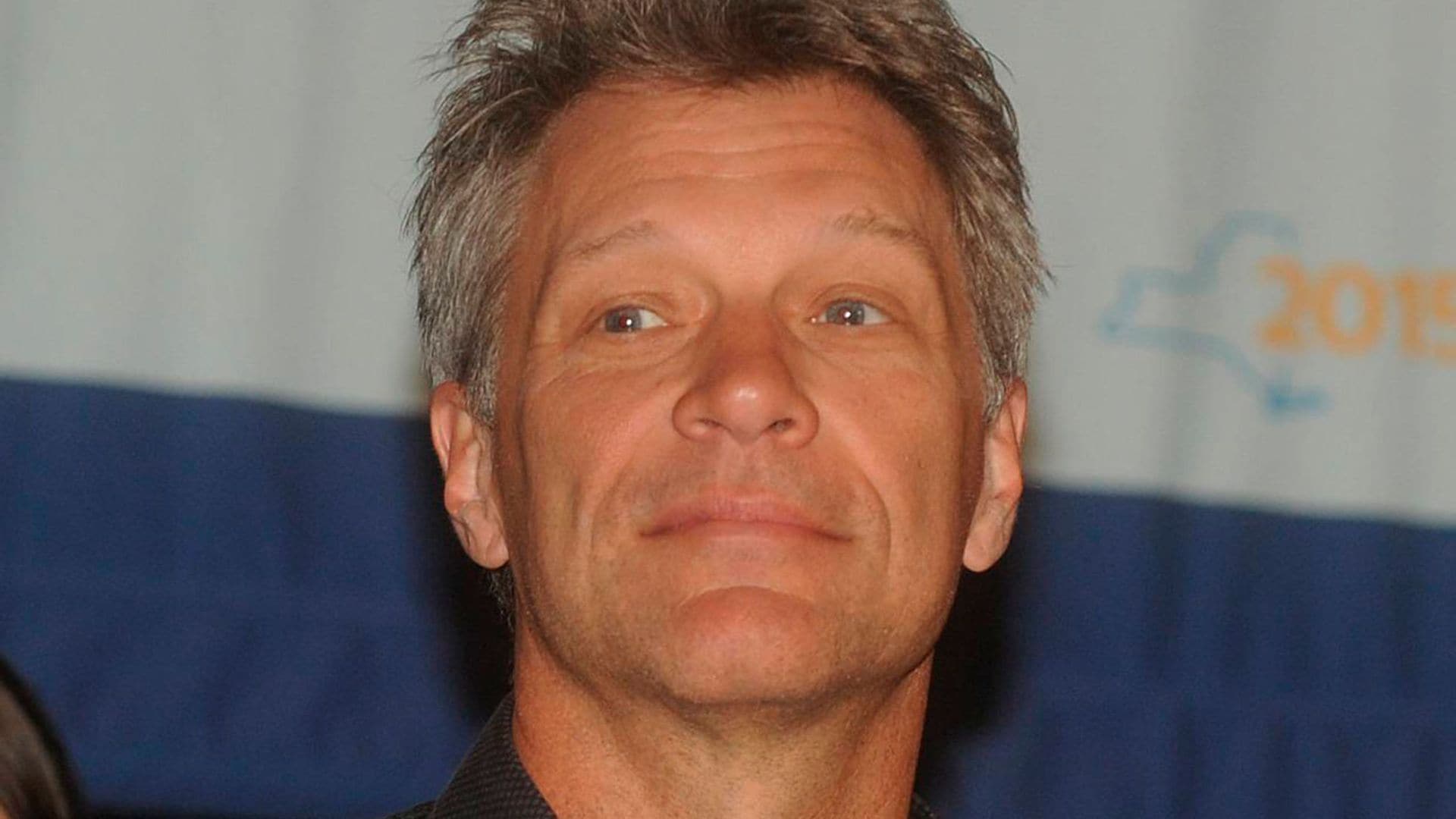 Bon Jovi se refiere a Harry como 'el artista antes conocido como Prince'