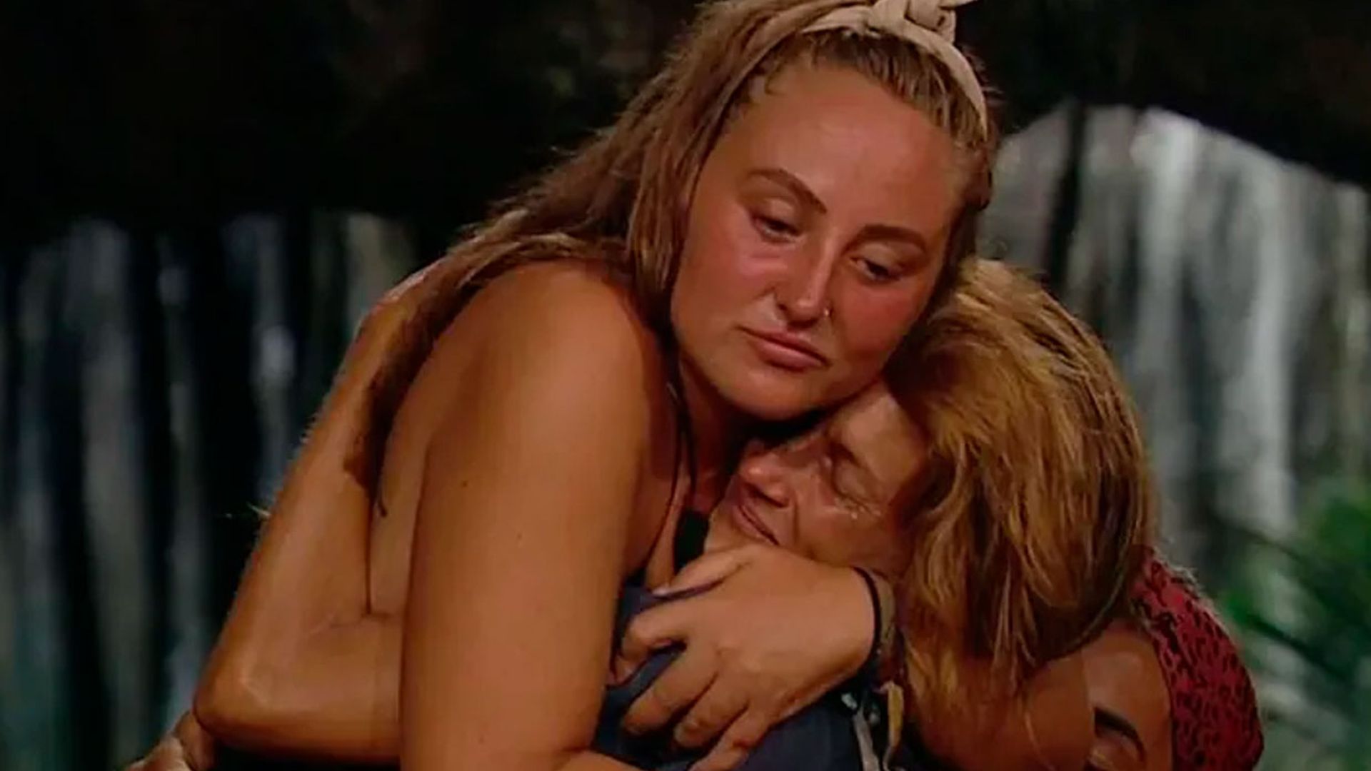 Con un abrazo de reconciliación, Rocío y Elena entierran el 'hacha de guerra'