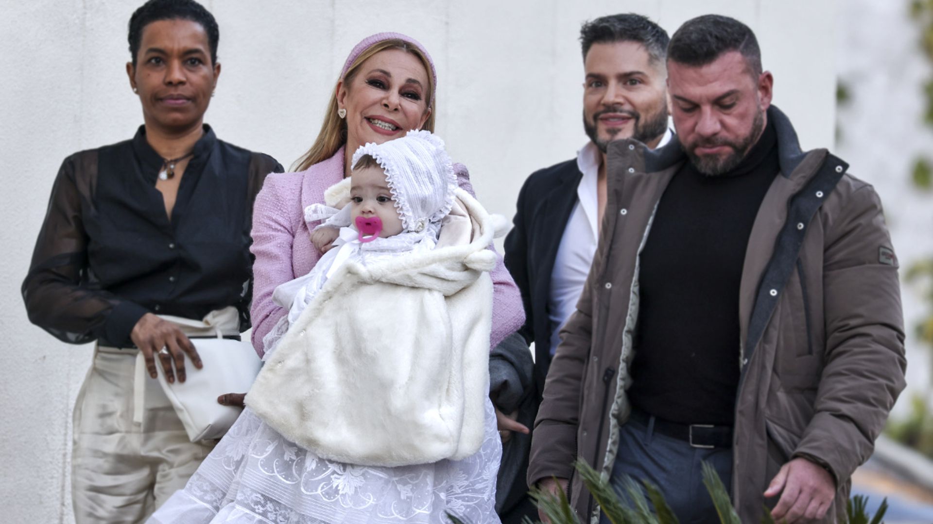 Este es el precioso obsequio que Ana Obregón dio a los invitados del bautizo de Anita