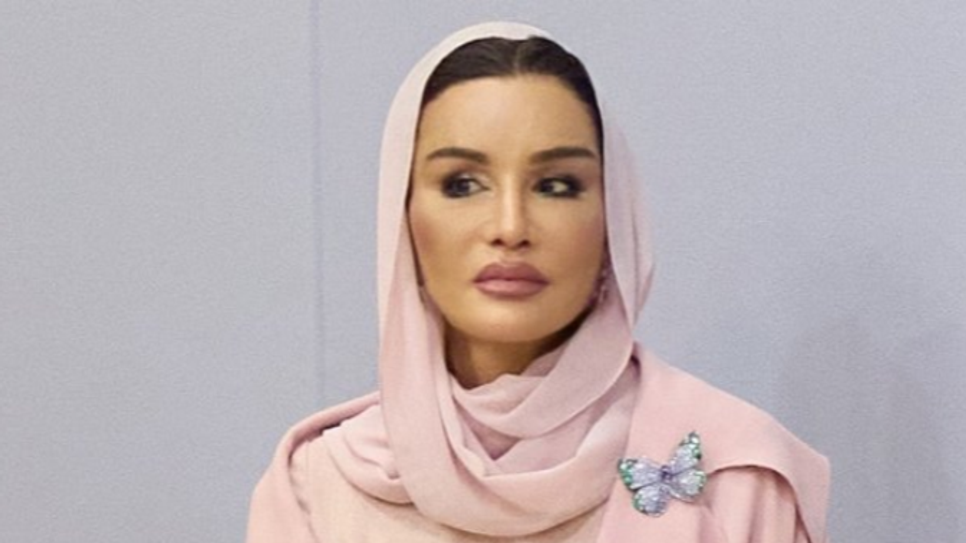 La jequesa Moza bint Nasser deslumbra con una espectacular m