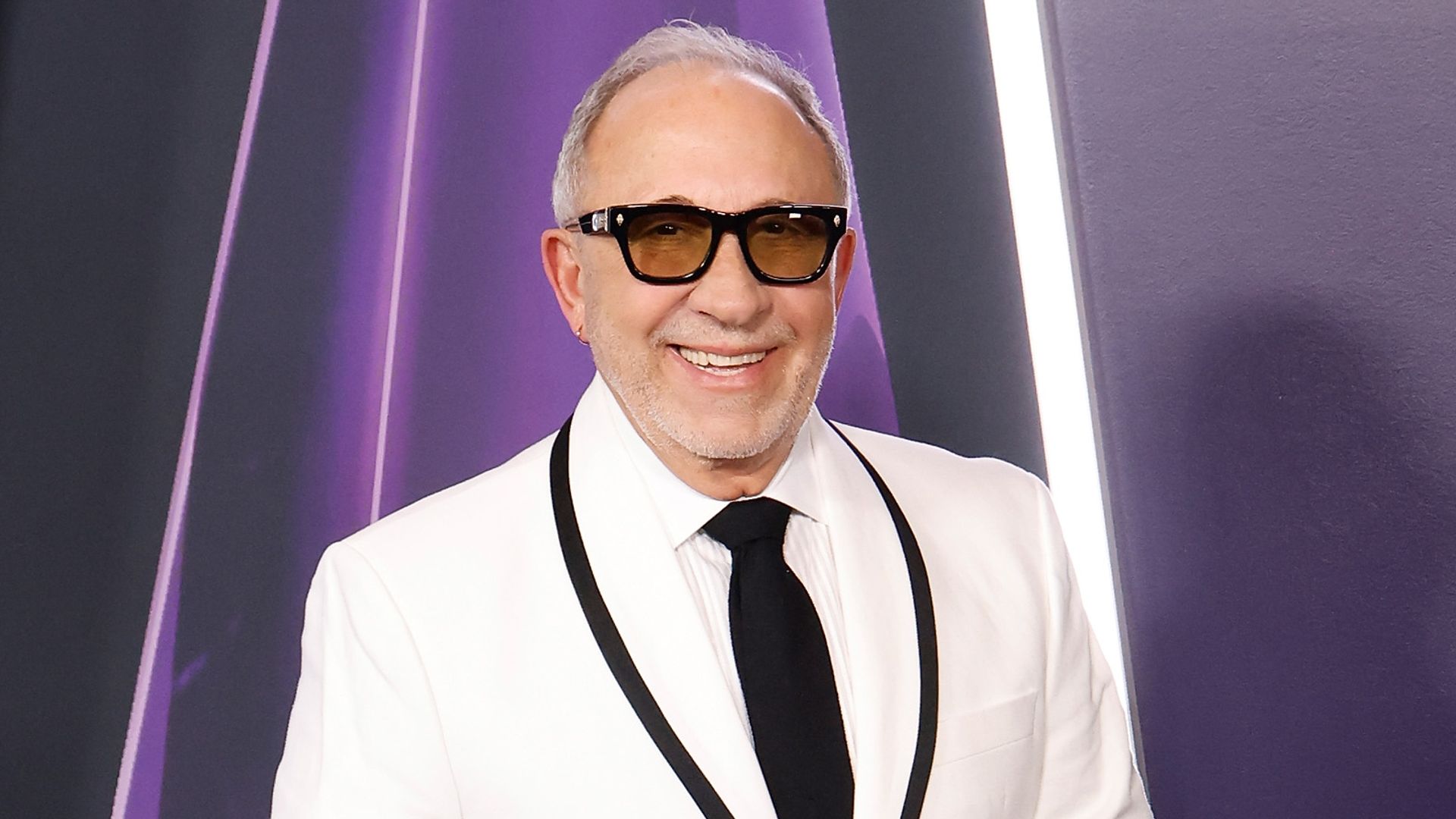 Emilio Estefan rechaza enérgicamente los rumores sobre la coronación de su sobrina, Lina Luaces, como Miss Cuba