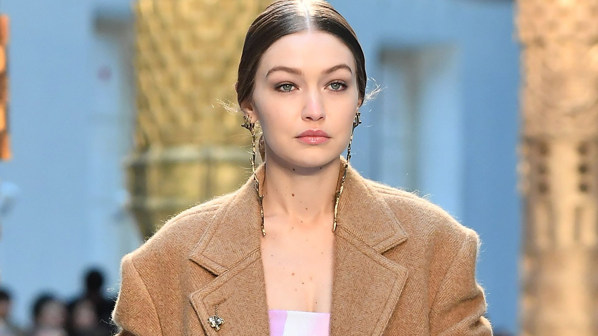 Gigi Hadid estrena su joya más especial, un homenaje a su bebé recién nacido