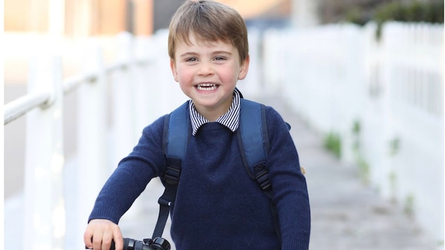 prince william and kate middleton released a new photo of prince louis ahead of his third birthday
