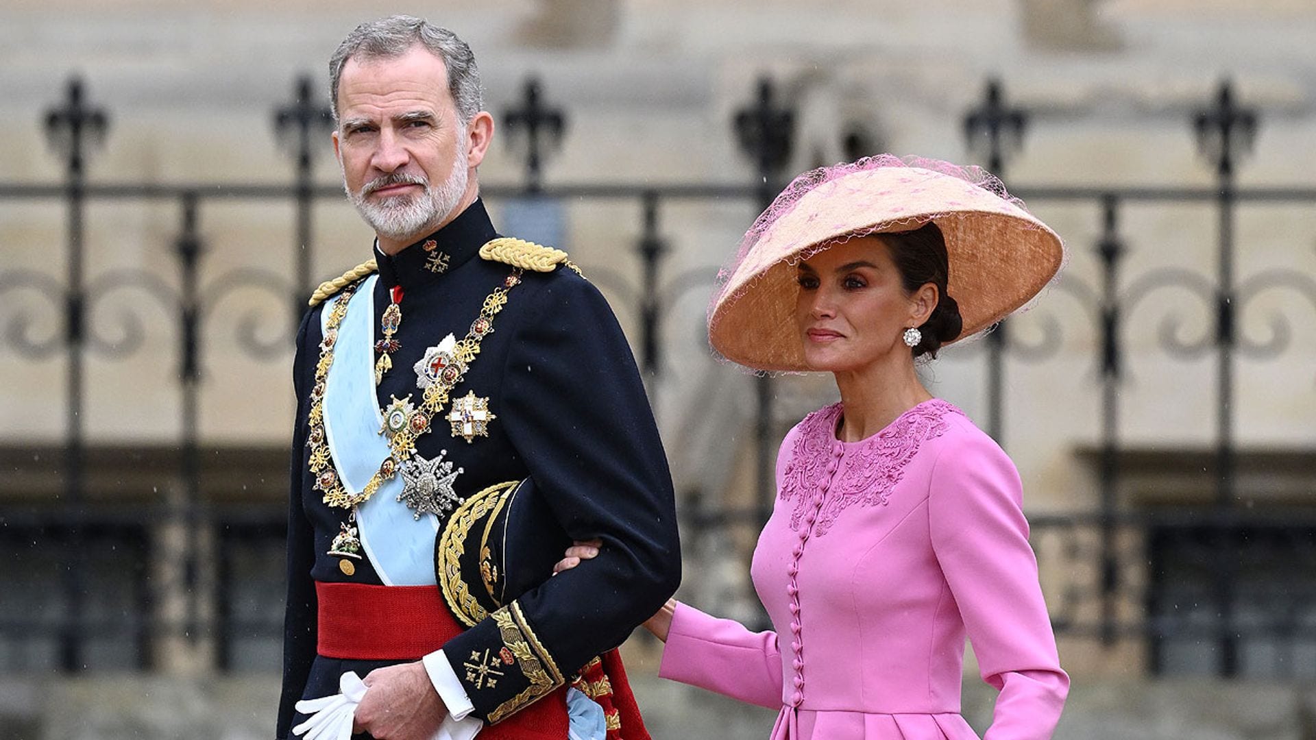 Los Reyes Felipe y Letizia acuden a Westminster para la ceremonia de coronación de Carlos III