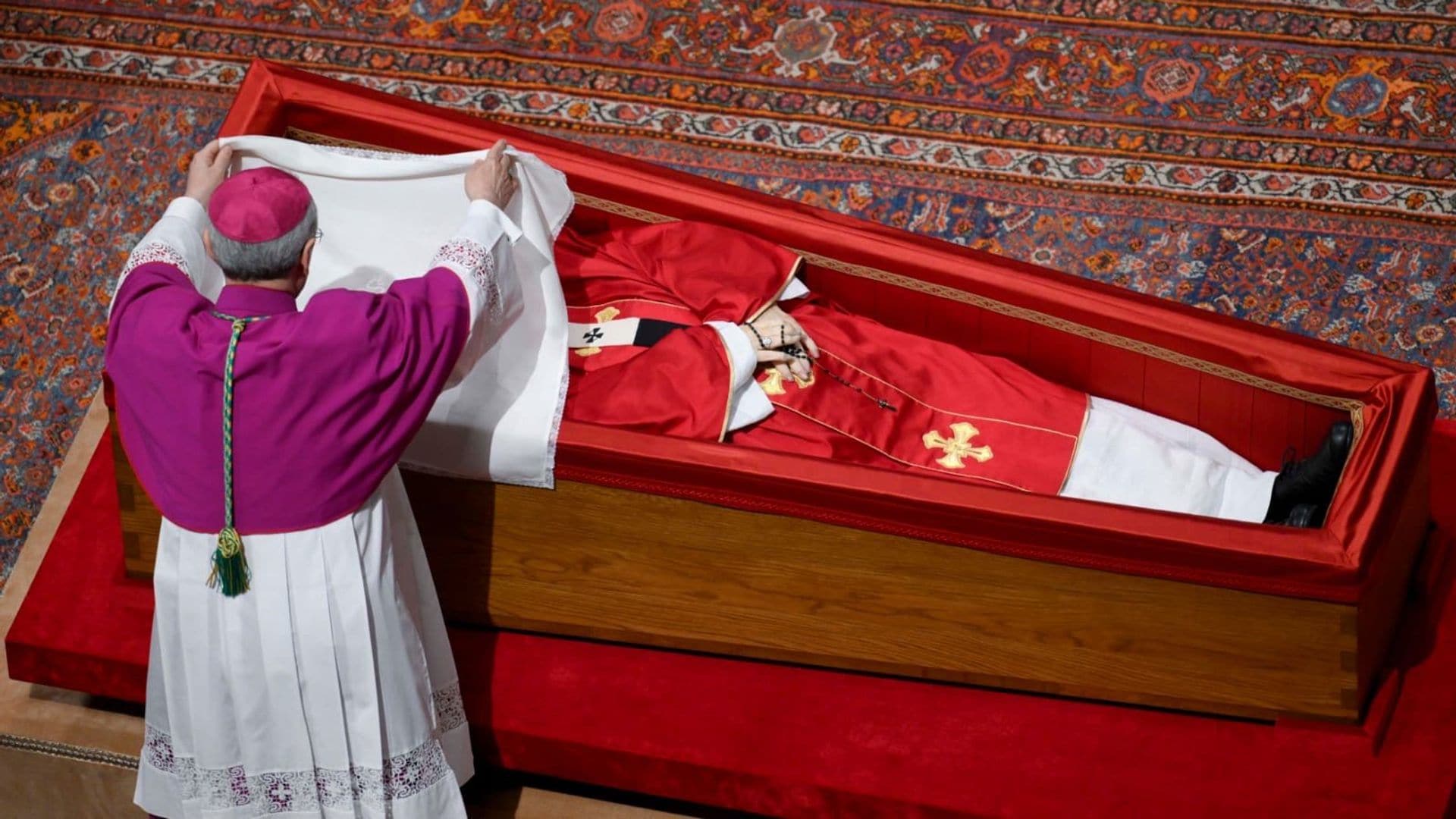 Se cierra la capilla ardiente del Papa Francisco, dando paso a la ceremonia de clausura del féretro