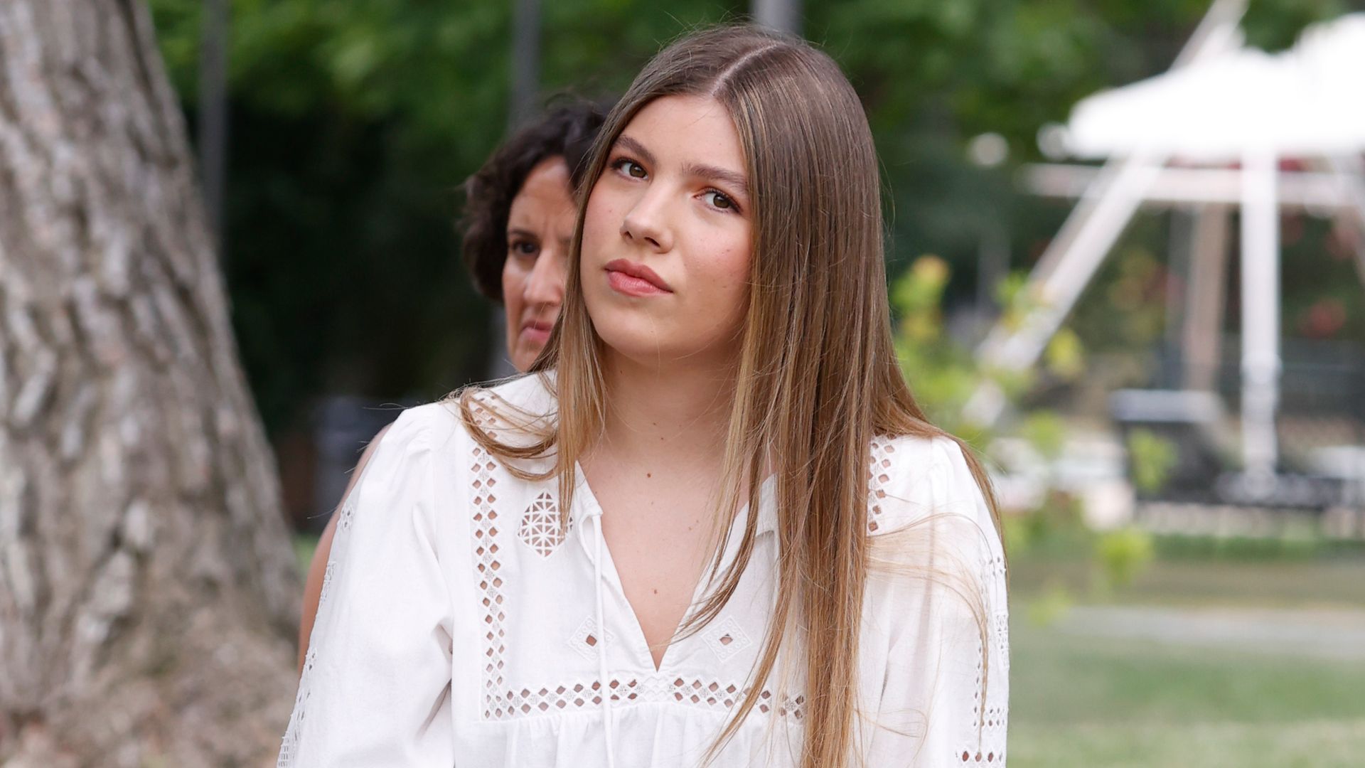 La infanta Sofía recupera su blusa boho favorita en Zaragoza a horas de su gran cita en solitario