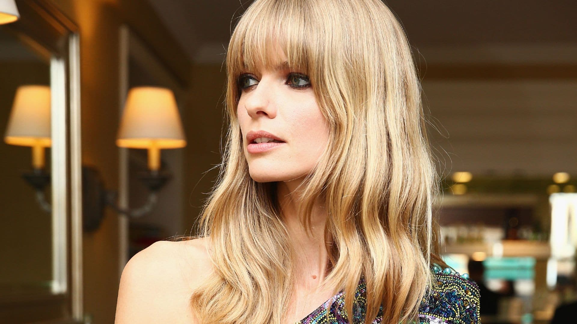 Flequillo, ¿sí o no? Descubre cómo te sentaría la tendencia que más rejuvenece