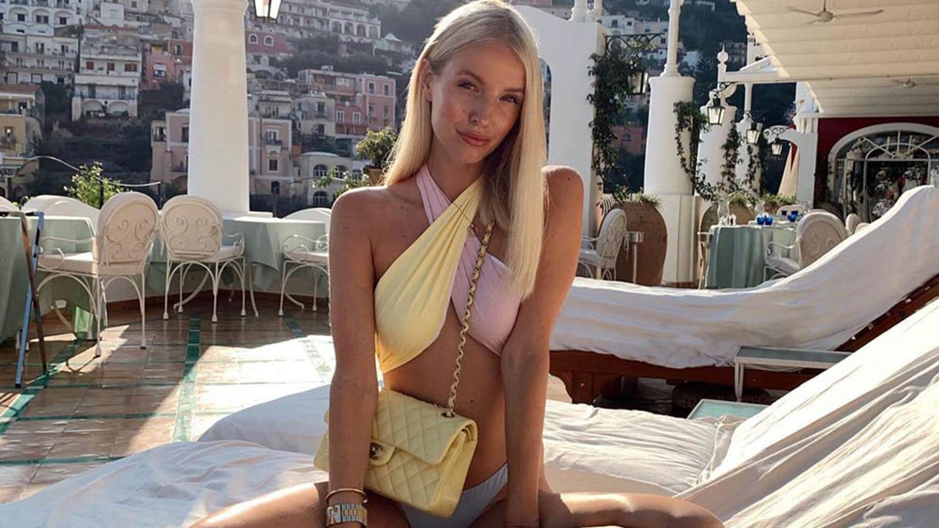 Cómo convertir un look de playa en el estilismo más sofisticado del verano