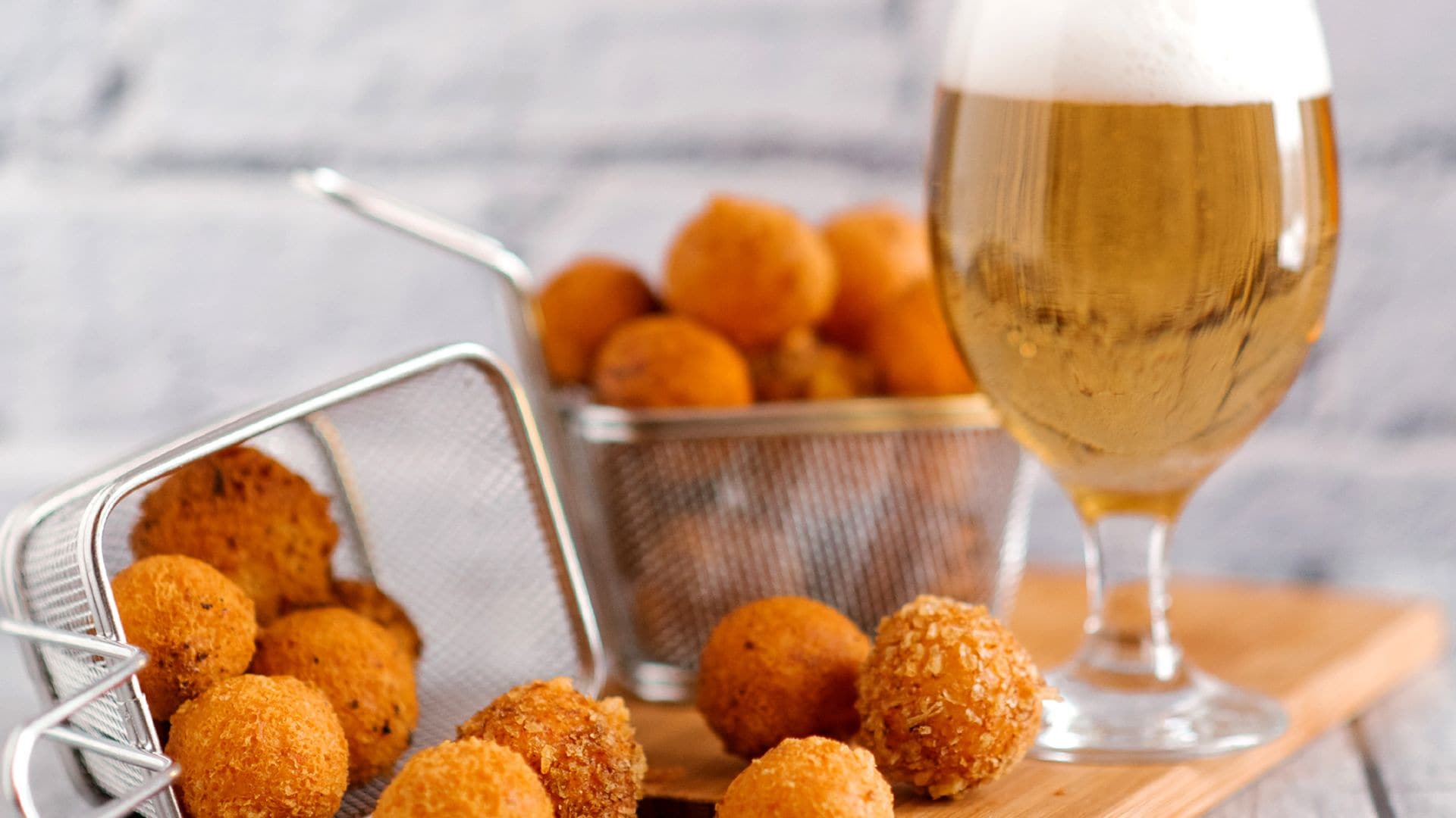 Croquetas, tortilla de patata, ensaladilla… ¿con qué cerveza combinan mejor?