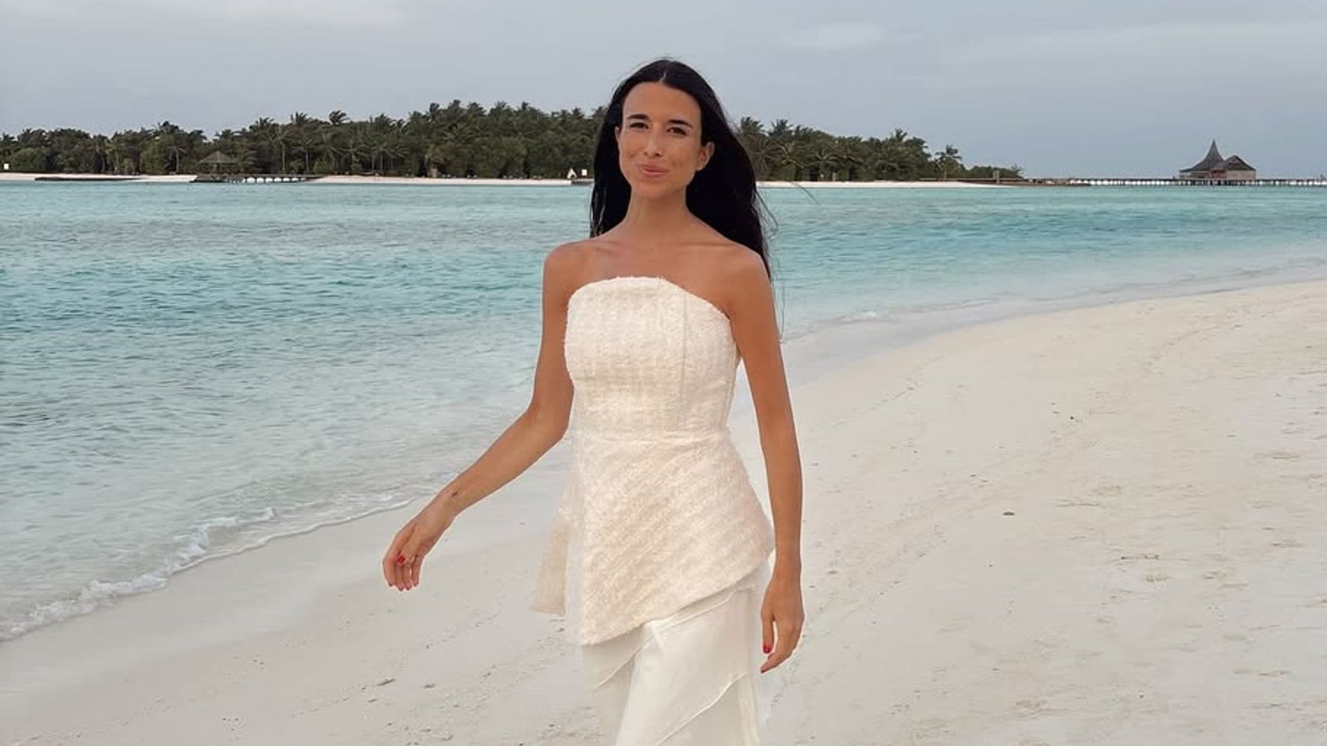 Laura Corsini con look bridal de su nueva colección