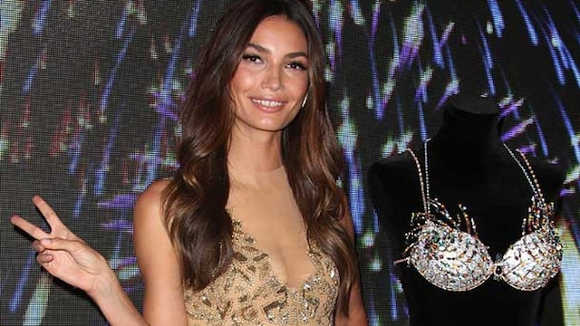 lily_aldridge_fantasybra1