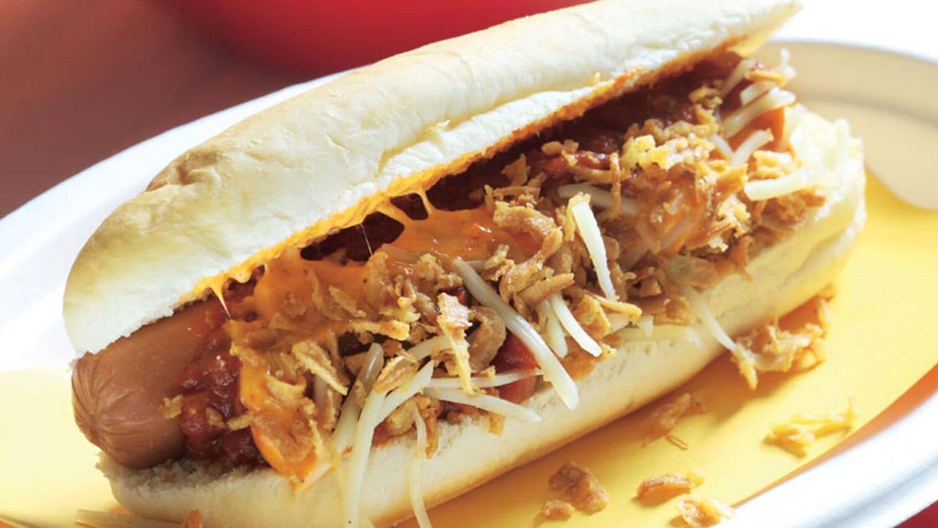Perrito caliente con mayonesa de sobrasada