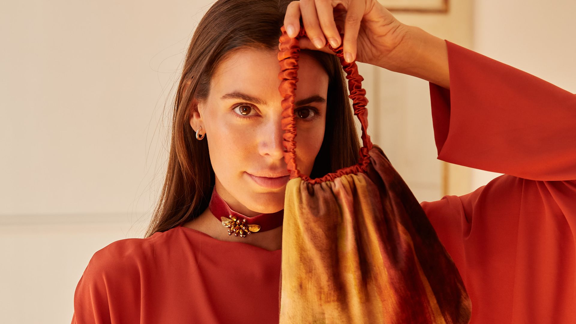 Estos 7 bolsos de invitada funcionan genial con vestidos lisos y me encantan para reutilizar en cenas