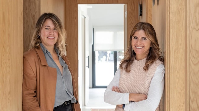 Retrato de Helena Llorente y Cristina Batlles de Batte Interioristas 