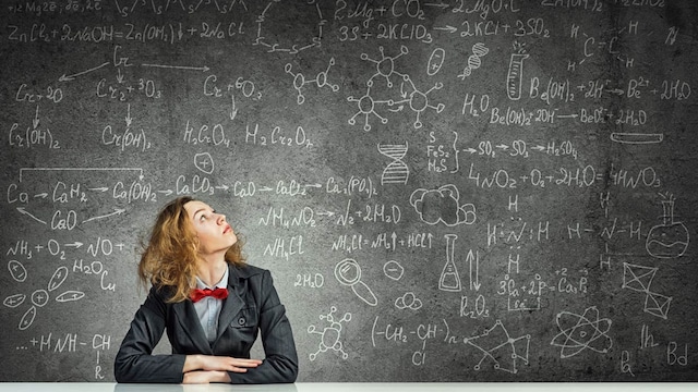adobe chica inteligente