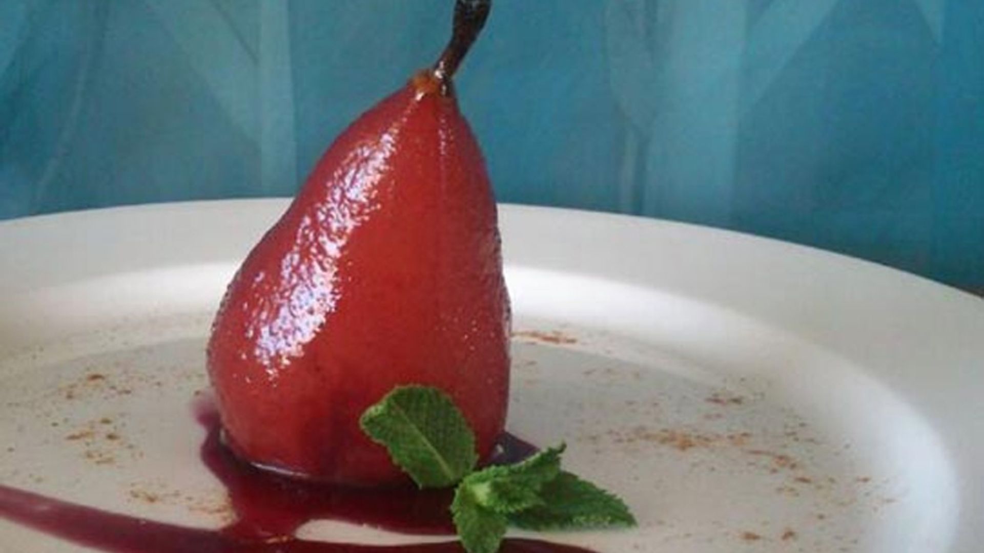 Peras al vino tinto