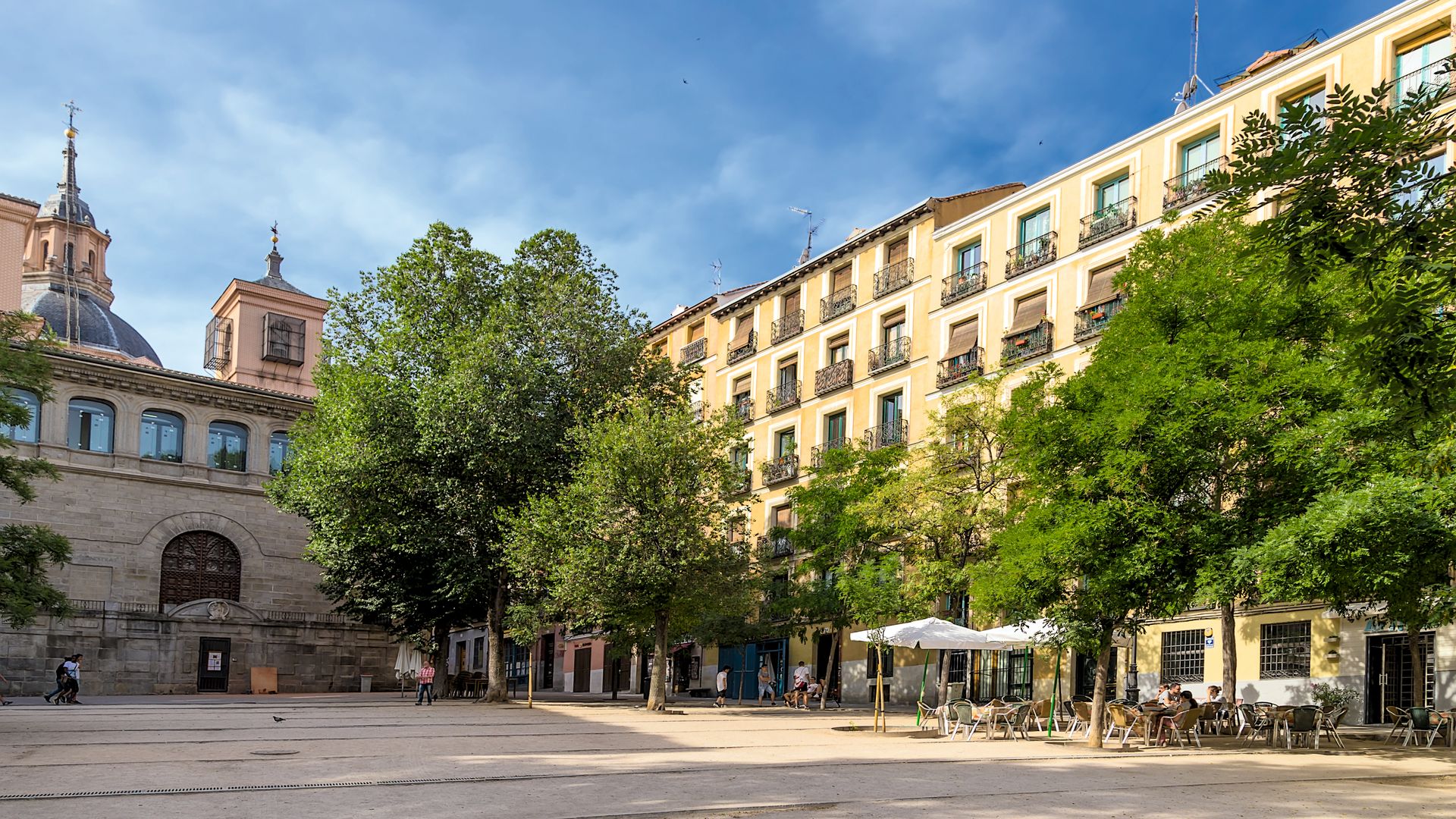 De los Austrias al tapeo o la cocina creativa: ruta por La Latina, el barrio más castizo de Madrid que nunca pasa de moda