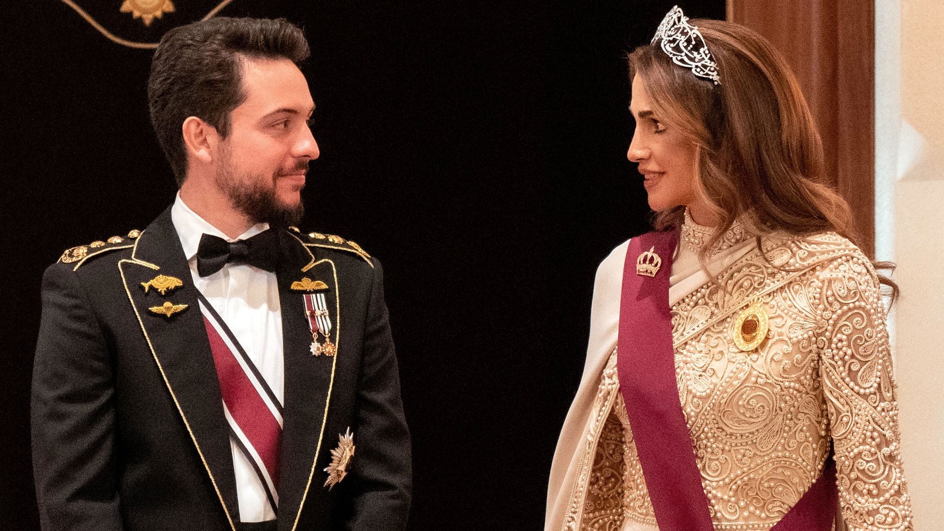 Las emotivas palabras de Rania de Jordania a su hijo, el príncipe Hussein, con su nieta como protagonista: "Eres su héroe"