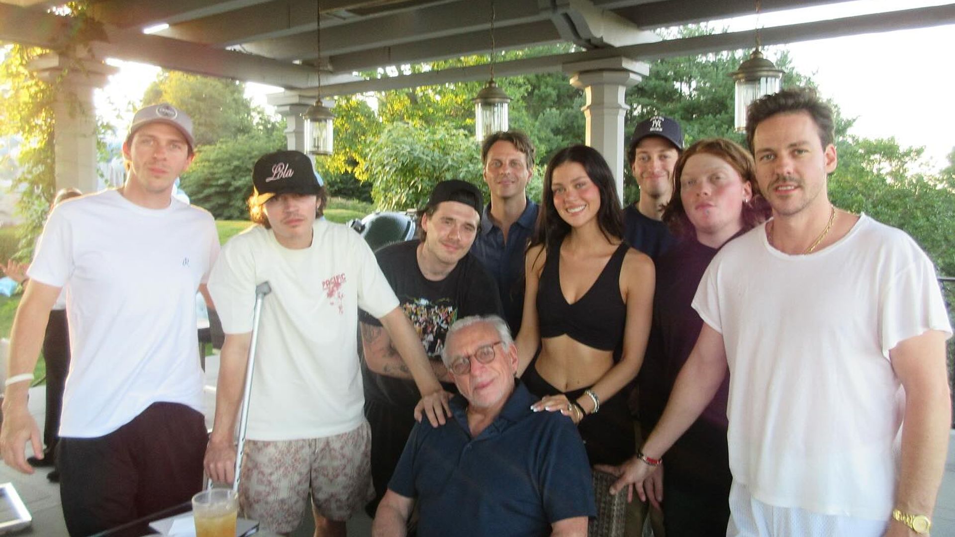 Quién es quién en la poderosa familia de Nicola Peltz, la mujer de Brooklyn que nunca ha encajado con los Beckham