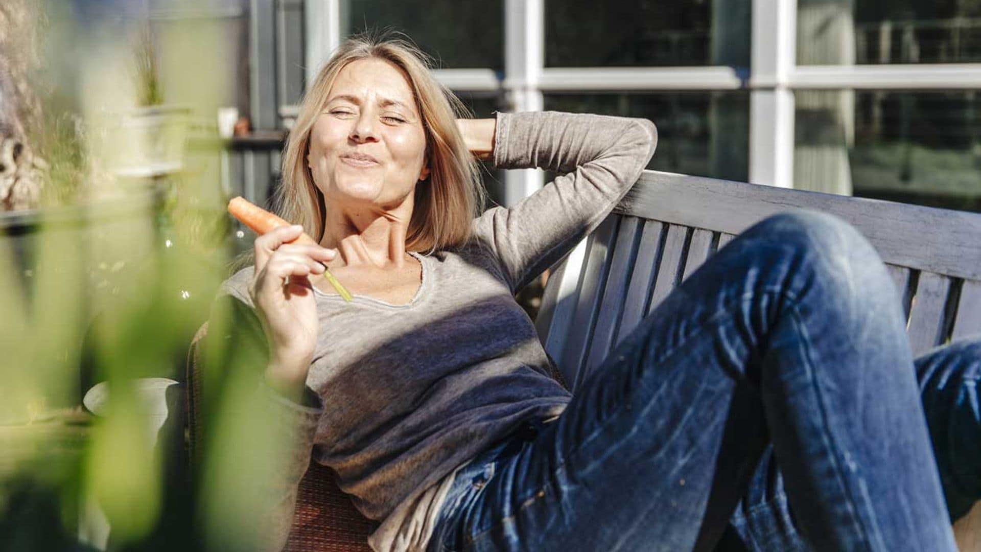 Las 8 claves que no te puedes perder si quieres vivir más, mejor y tienes 65 años