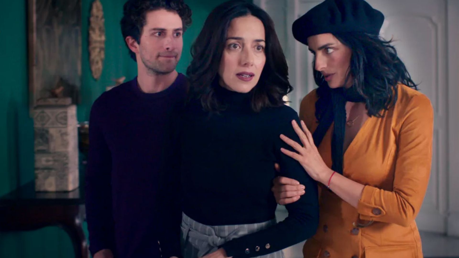 'La casa de las flores' viaja al pasado en el adelanto de su tercera temporada